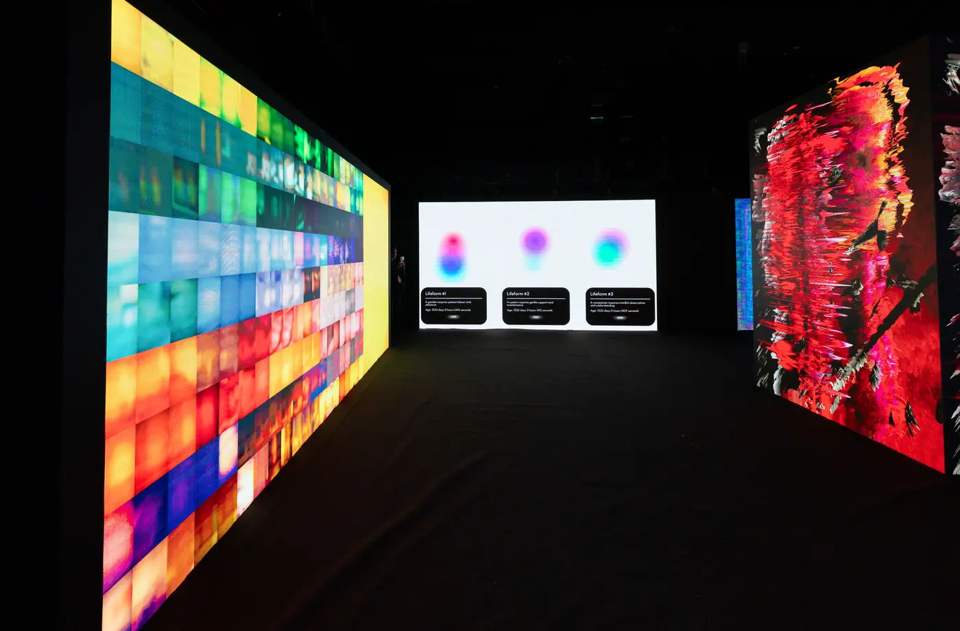 Interactive Lifeform screen beside the red LED column